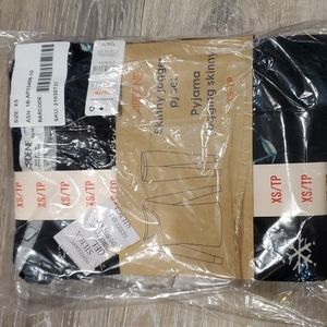 Ardene holiday pj size xs ladies still in package